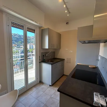 Riviera Comfort Homes 2 아파트 산레모